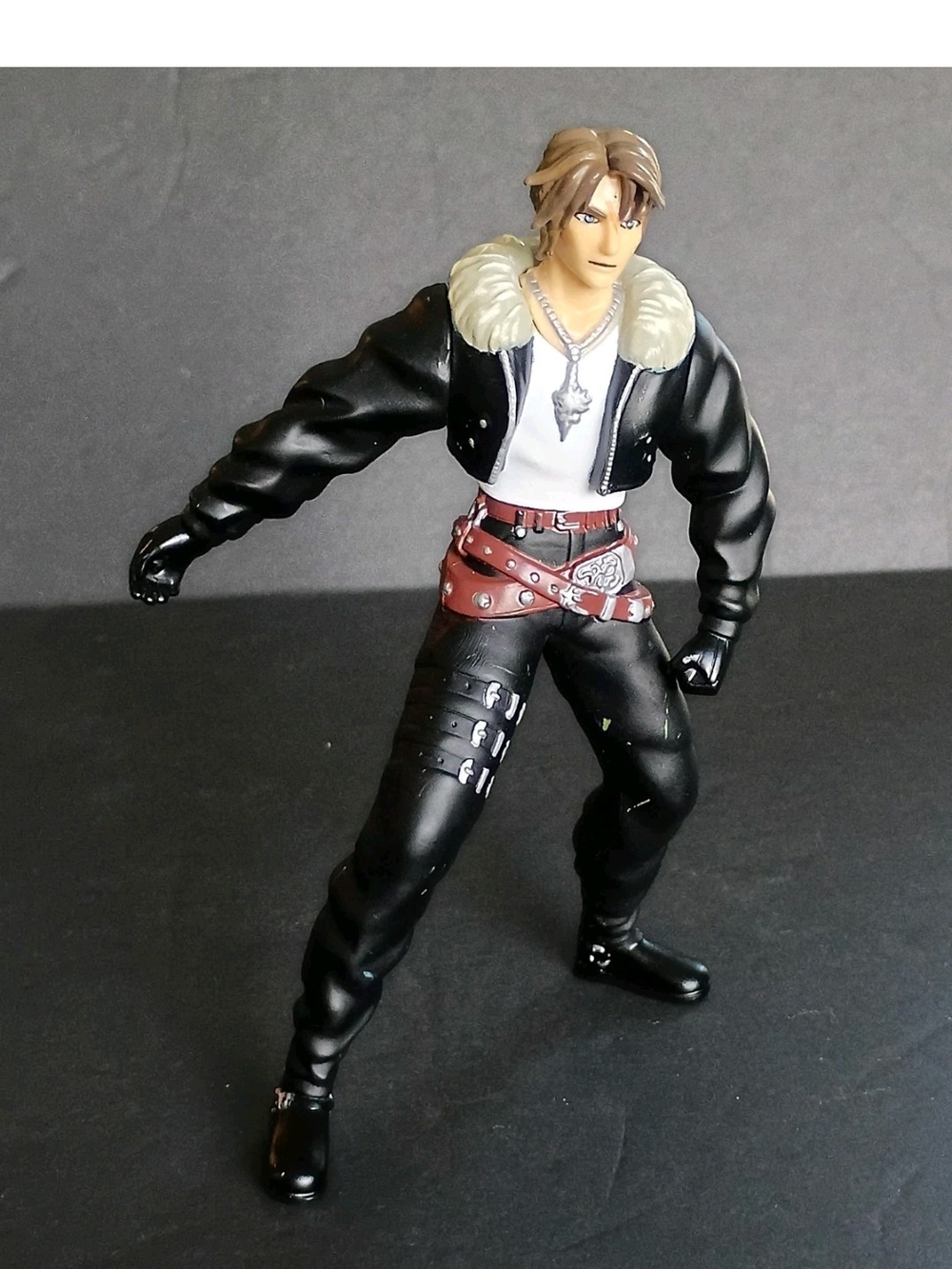 Final Fantasy VIII 8 Squall Leonhart Action Figure Toy Square Enix 1999 Bandai